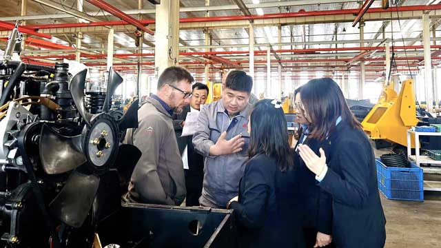 South African Customer visits LUGONG to Seek Cooperation Opportunities