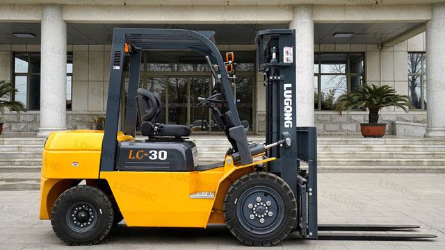 LC-30 Forklift