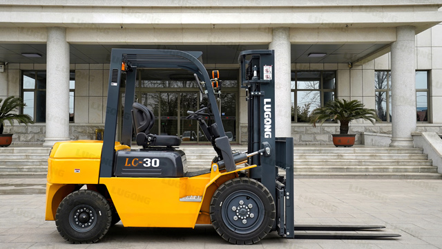 LC-30 Forklift