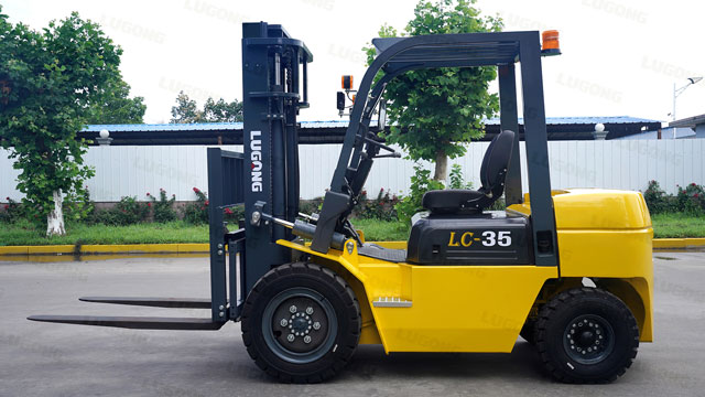 LC-35 Forklift